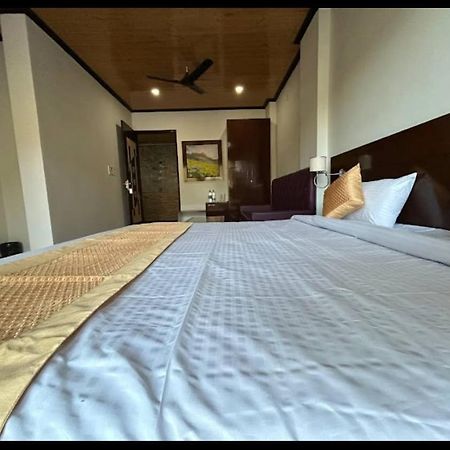 Hotel 7 Heavens Mussoorie Ngoại thất bức ảnh