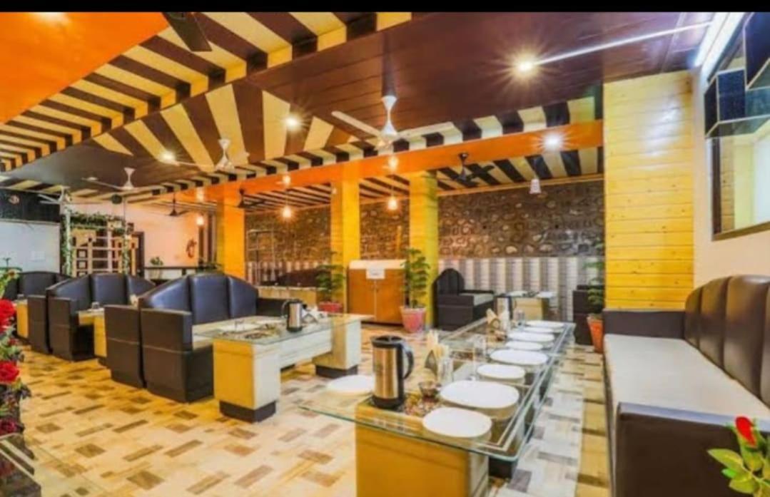 Hotel 7 Heavens Mussoorie Ngoại thất bức ảnh